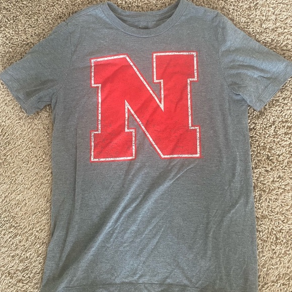 Nebraska youth large Gray T-Shirt with Red N Logo - Picture 1 of 2